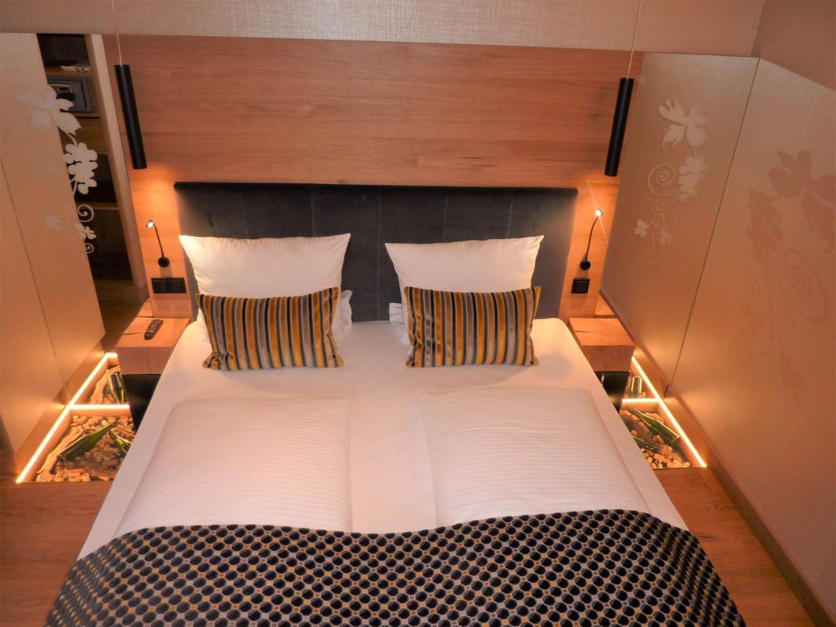 แอคเซนท์ วาลด์โฮเต็ล เรนเกา Hotel ไกเซนไฮม์ ภายนอก รูปภาพ